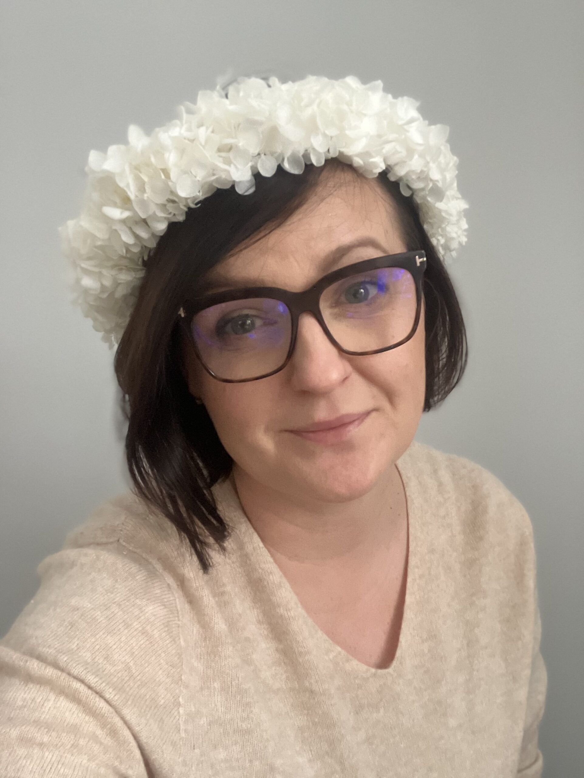 Wianek z białej hortensji – ponadczasowa pamiątka ważnych chwil