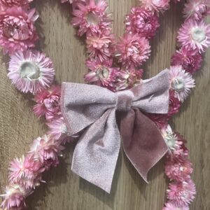 Wiosenny wianek zajączek w różowych tonacjach