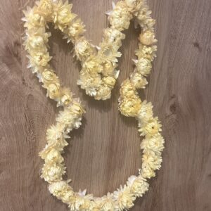 Wianek królik z suszonych kwiatów, wiosenna dekoracja wnętrza