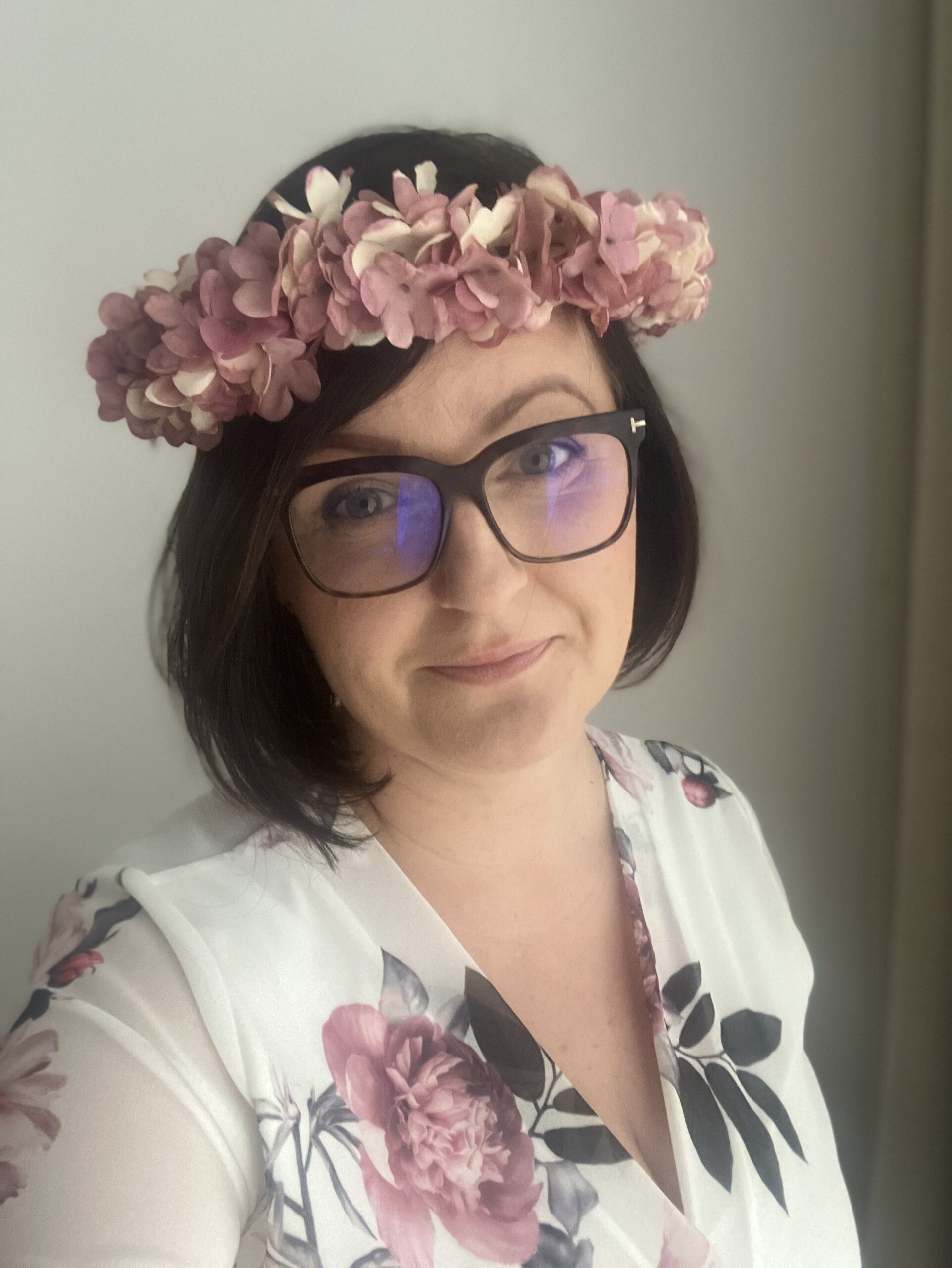 Romantyczny wianek na głowę z hortensji różowo-białej