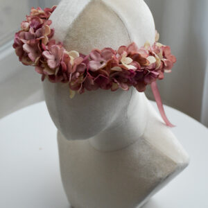 Kwiatowy wianek na sesję zdjęciową z satynową wstążką